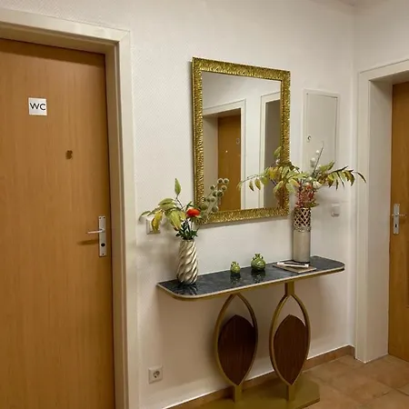 Diamanthaus Deluxe 8 *